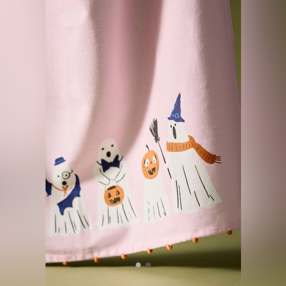 NWT. New in Packaging Anthropologie Trick-or-treat ghosts dish towel